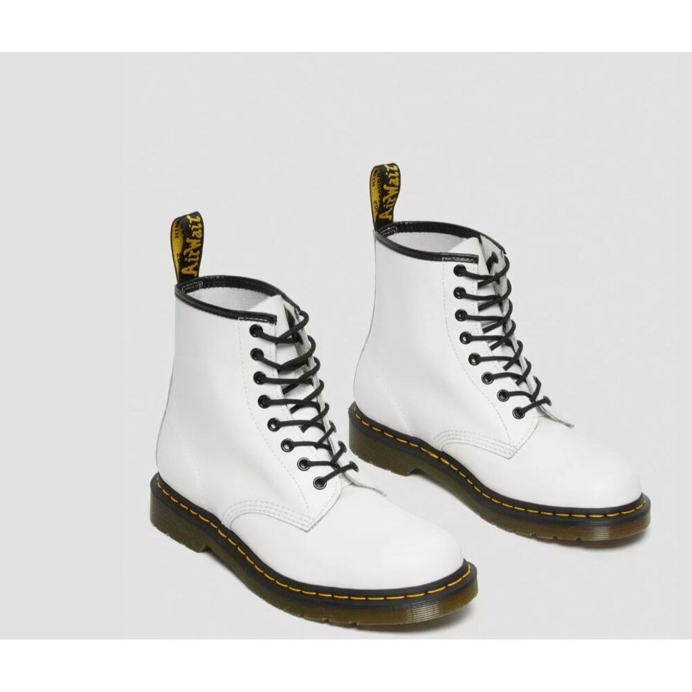New Dr. Martens W's 10 EU 42 Smooth Leather Lace Up Boots White No box MSRP$170 - Picture 16 of 16